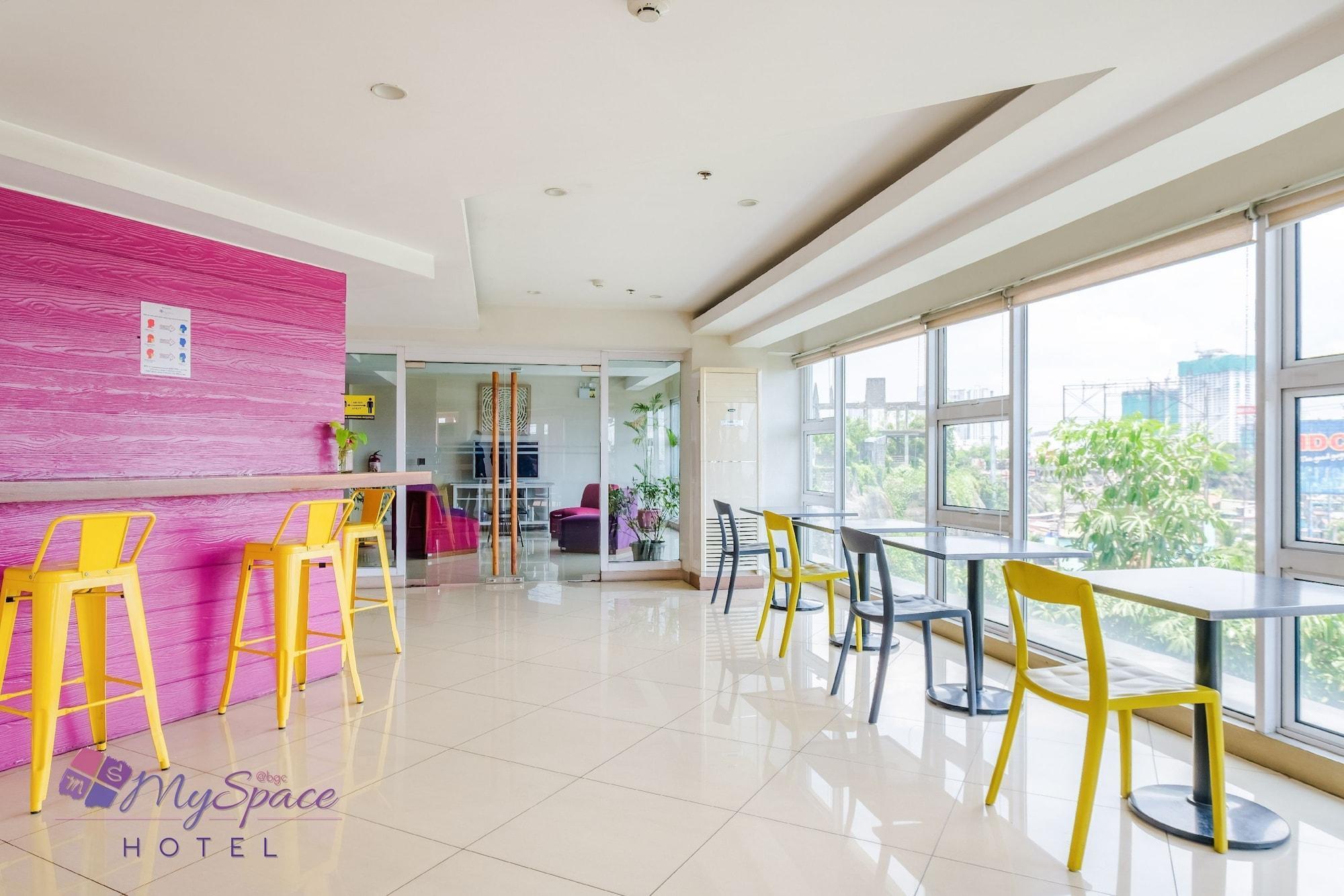 Myspace Hotel @Bgc Pasig City Eksteriør billede