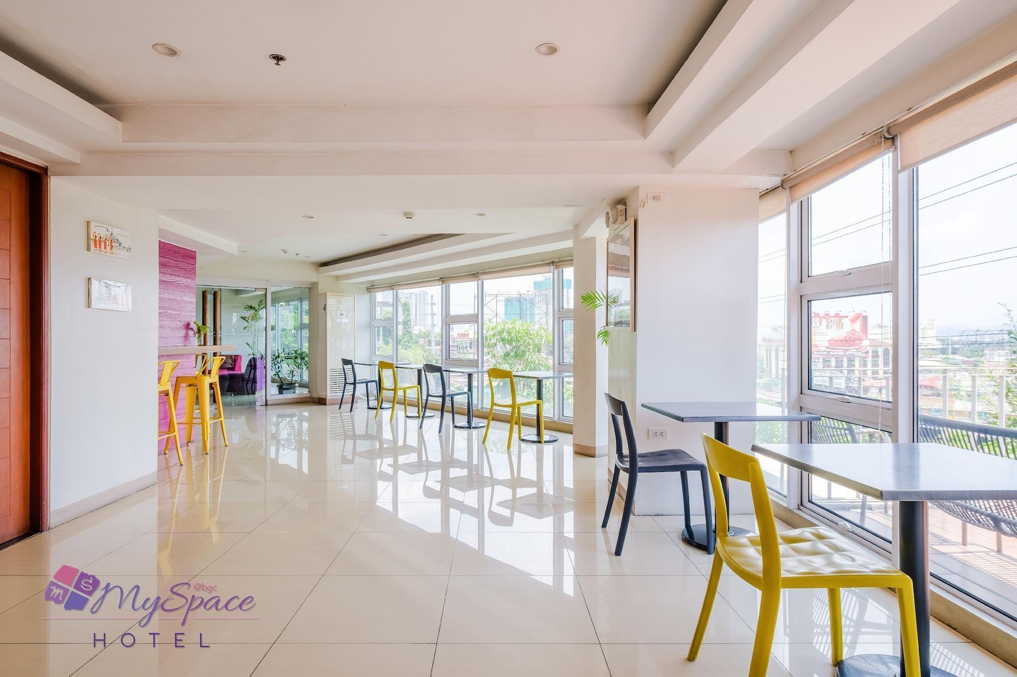 Myspace Hotel @Bgc Pasig City Eksteriør billede